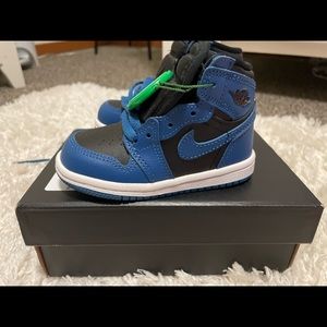 Jordan 1 retro high OG (tc - size 6 toddler) dark marina blue